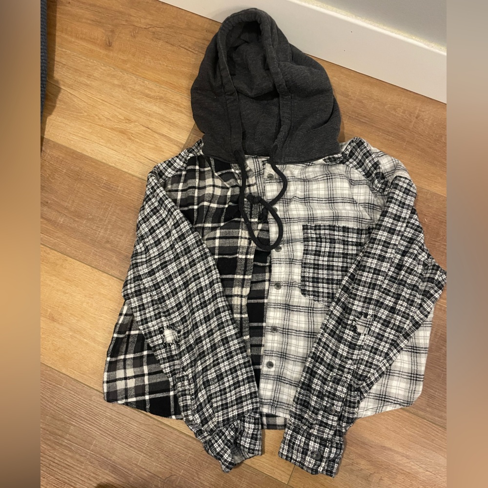 American Eagle Black & White Plaid Hooded Button-Up Shirt